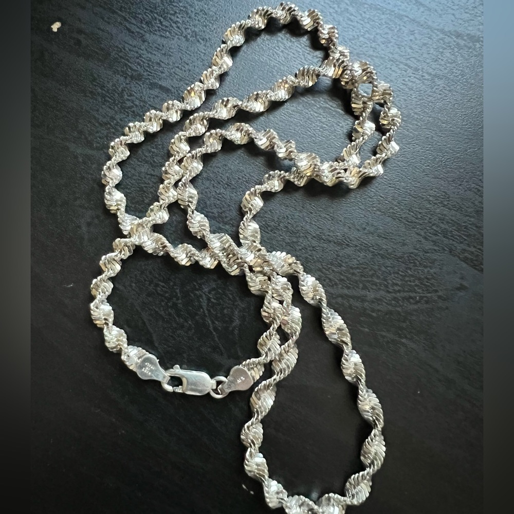 Necklace, never used